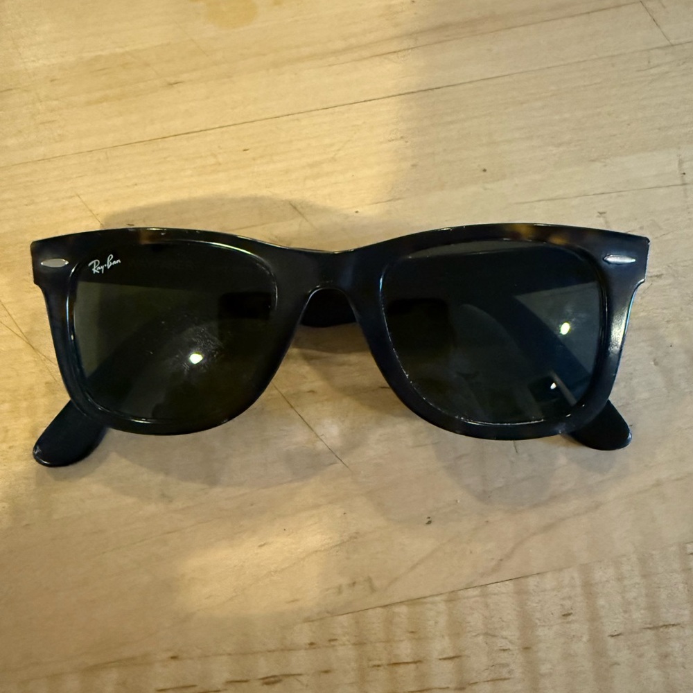 Ray-Ban Black Wayfarer Sunglasses